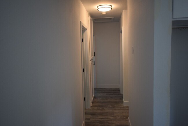 Photo - 15950 Hart St