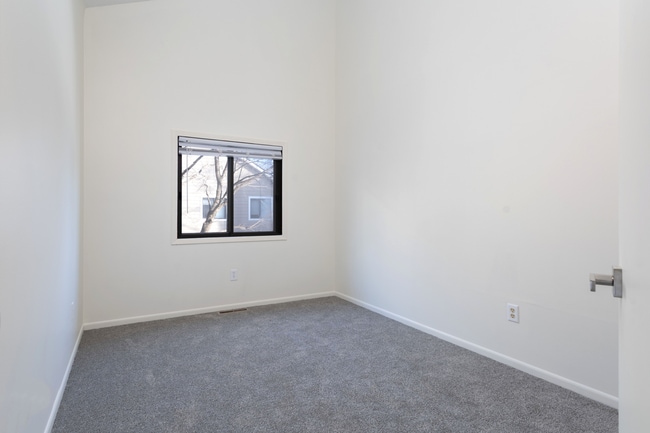 2 bedroom master.jpg - The Lofts of Sand Creek