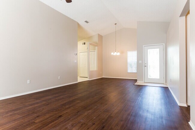 Photo - 837 Shell Ln