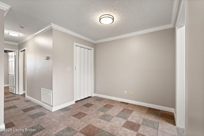 Photo - 710 Victoria Ct