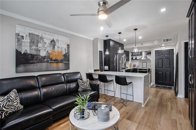 Photo - 1280 W Peachtree St NW Unit 1402