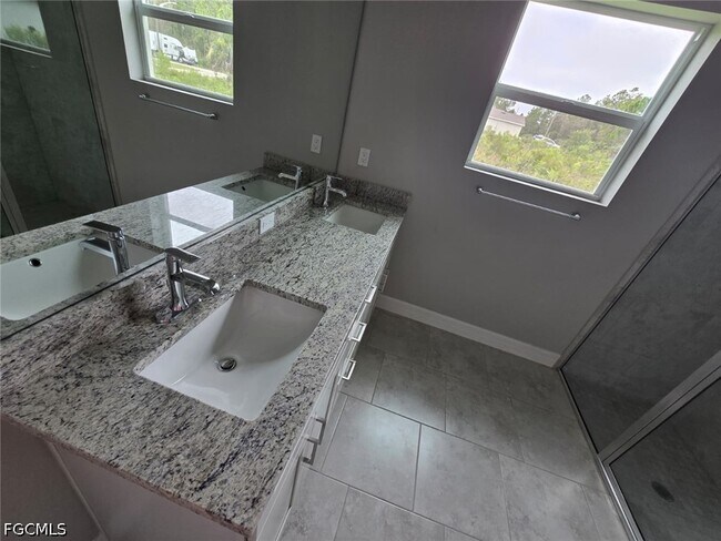 Photo - 1021 Alcalde St E