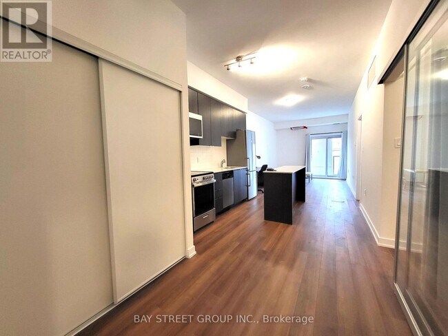 Photo - 2433 Dufferin St Unit 206