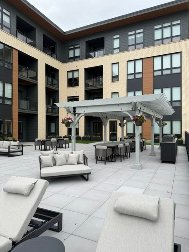 Photo - War Eagle Apartments