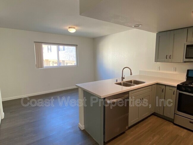 Photo - 1154 Cypress Ave