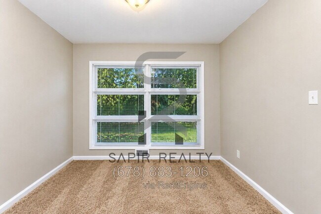 500 Hamilton E Holmes Dr NW