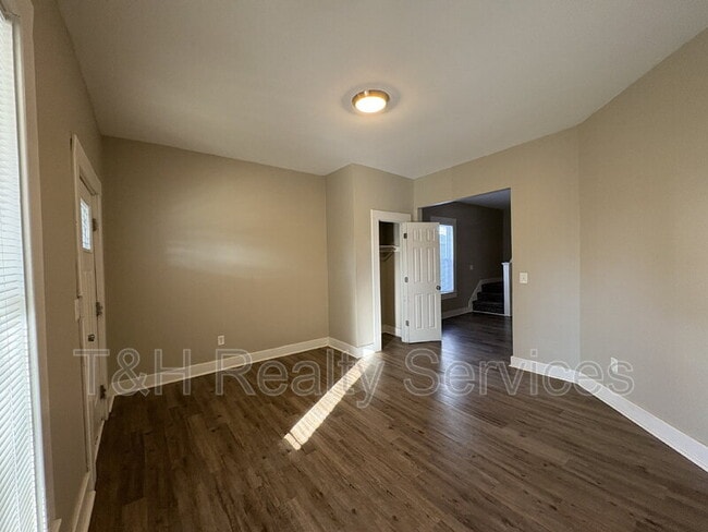 Photo - 635 Jefferson Ave