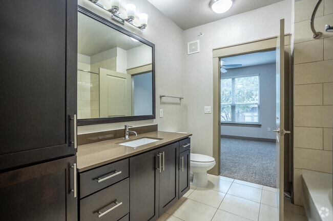 1BR, 1BA - A7/A8 - Bathroom