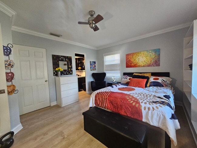 Photo - Luxury Private Suite in Allendale – Furnished & All-Inclusive Unidad Private Room for Rent