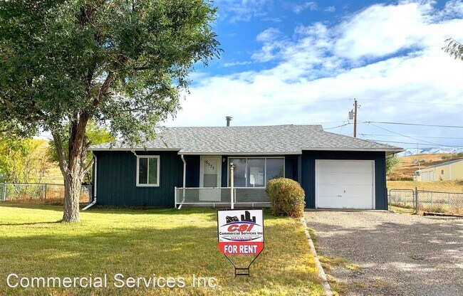 3 br, 1.5 bath House - 5575 CY Ave - 3 br, 1.5 bath House - 5575 CY Ave