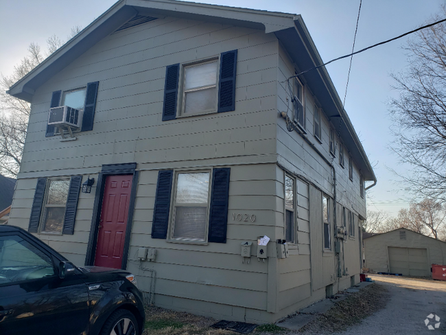 Building Photo - 1020 S Pleasant St Unit B Rental