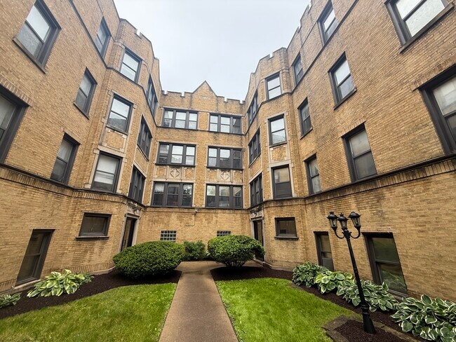 Photo - 7351 N Damen Ave Unit 18