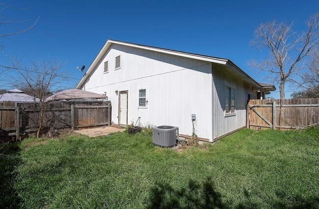 Photo - 322 Tamara Dr Unit A