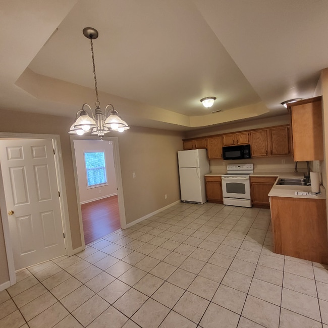 Photo - 1115 Oatlands Park