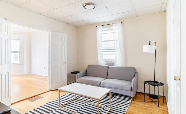 Photo - 20 Howell St