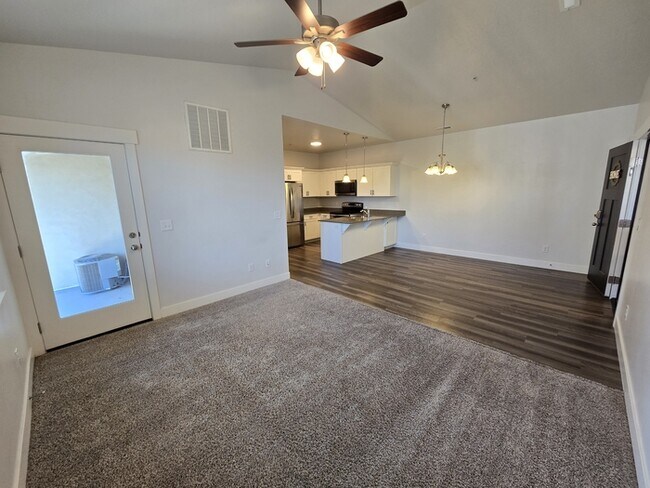 Photo - 1985 N 3330 W