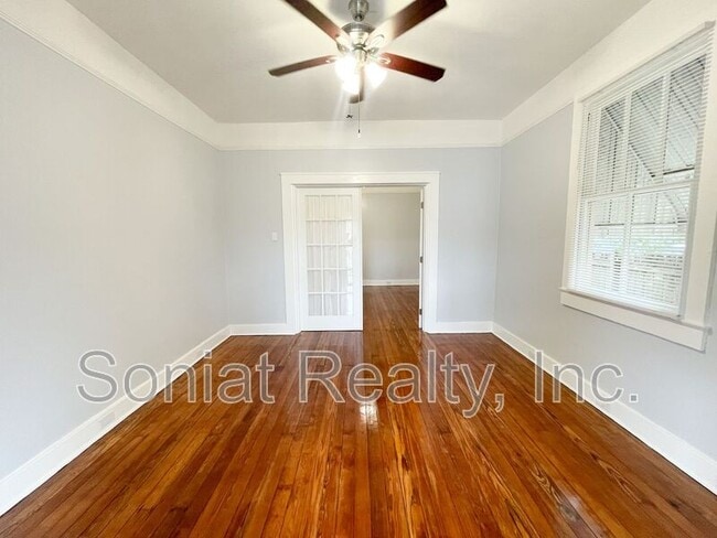 Photo - 1668 Agriculture St