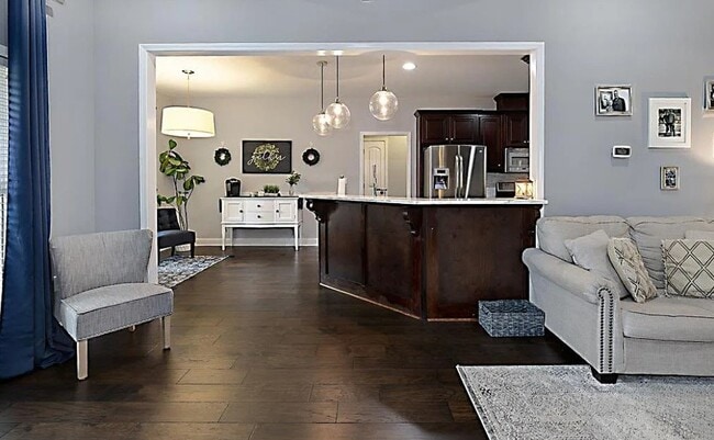 Photo - 1537 Magnolia Way