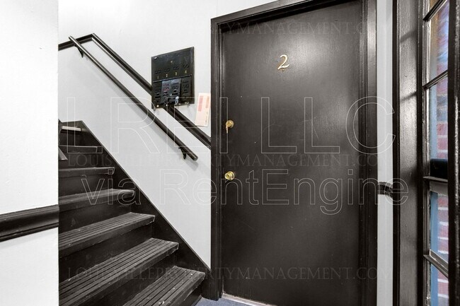 Photo - 2421 Lindsay Ave Unit 2