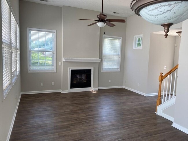 Photo - 736 Bedford Ct