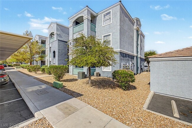 Building Photo - 6955 N Durango Dr Unit 3083