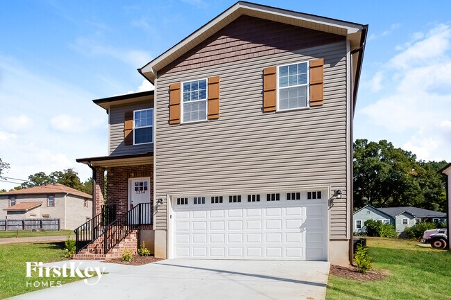 Photo - 1254 Pless St NW