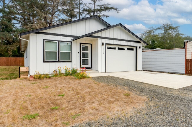 Building Photo - 1350-1313 13th Ave