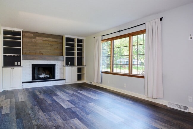 Photo - Beautiful 3-Bed 3-Bath Home in Golden Valley - Available 6/1!