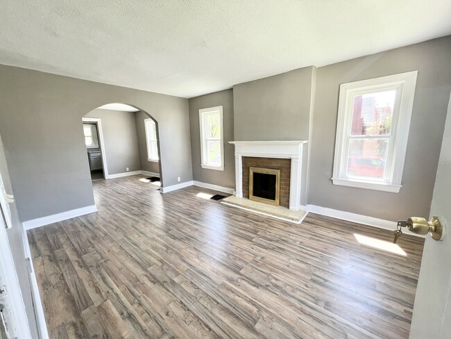 Photo - 1453 Olive St