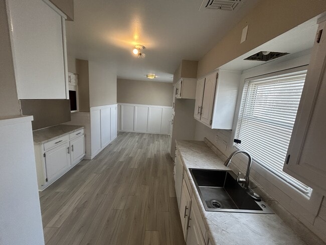 Photo - 2132 McCartney Rd