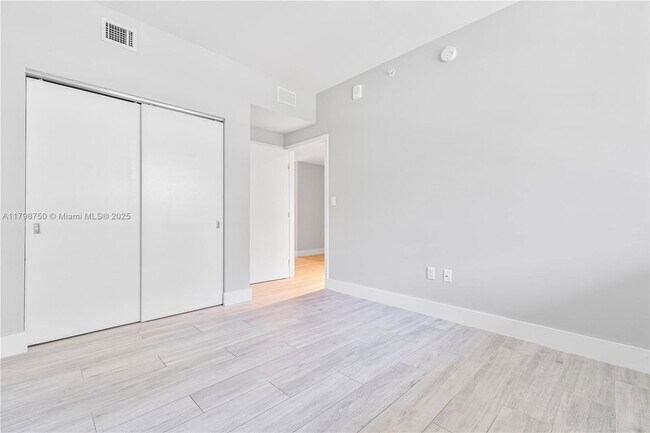 Photo - 16385 Biscayne Blvd Unidad 404