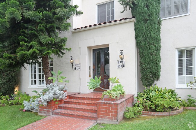 Photo - 139 S Bedford Dr