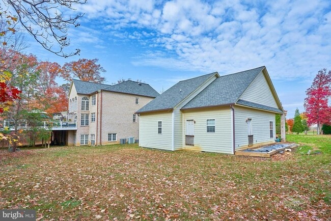 Building Photo - 12815 Braddock Rd