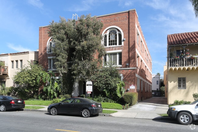 Photo - Cochran Apartments