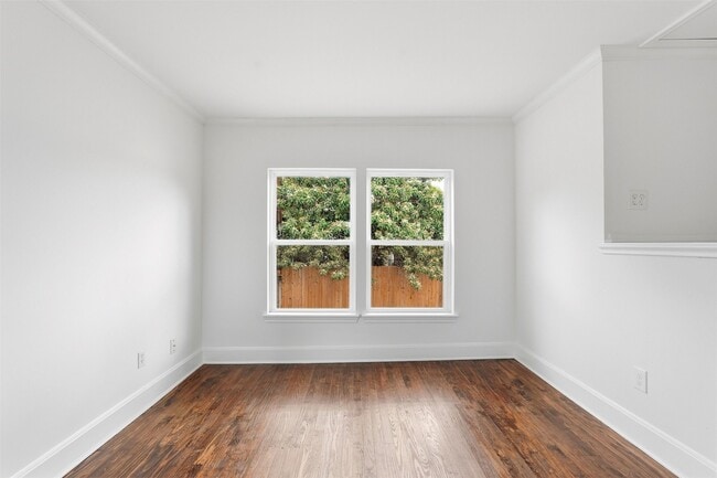 Building Photo - 612 W Alabama St