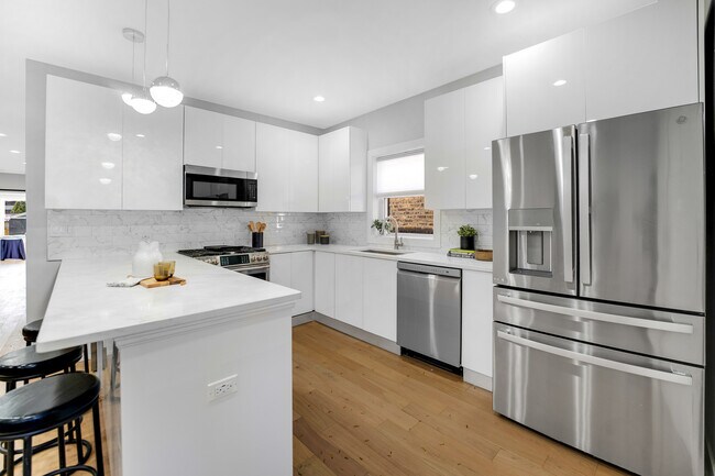 Photo - 4721 W Warwick Ave