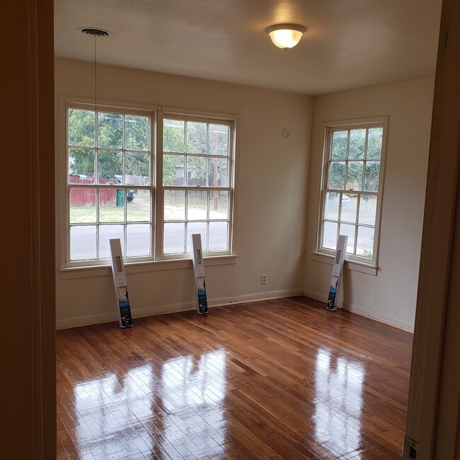 409 W 4th St