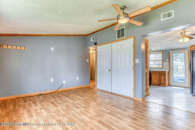 Photo - 208 Laurel Dr