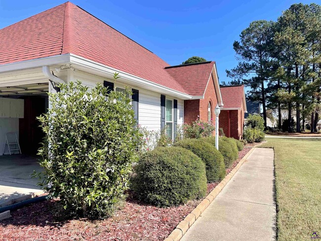 Photo - 205 Ellicott Dr