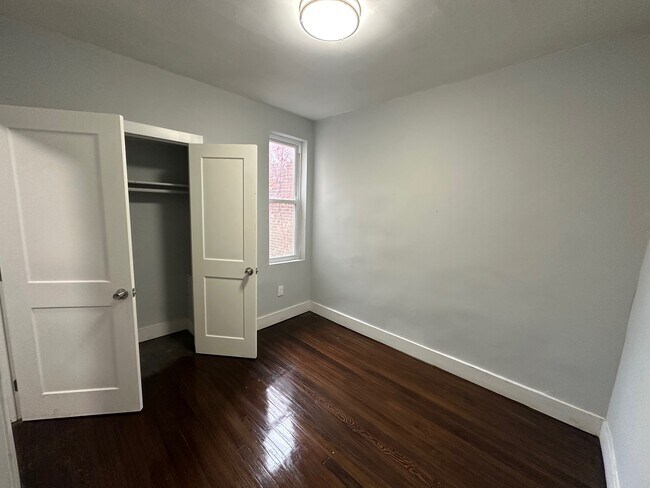 Photo - 5669 Matthews St