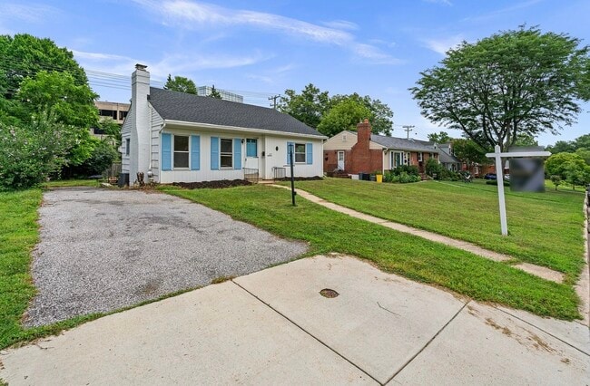 Photo - 577 Brook Rd