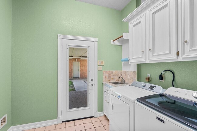 Photo - 616 Westwood Cir