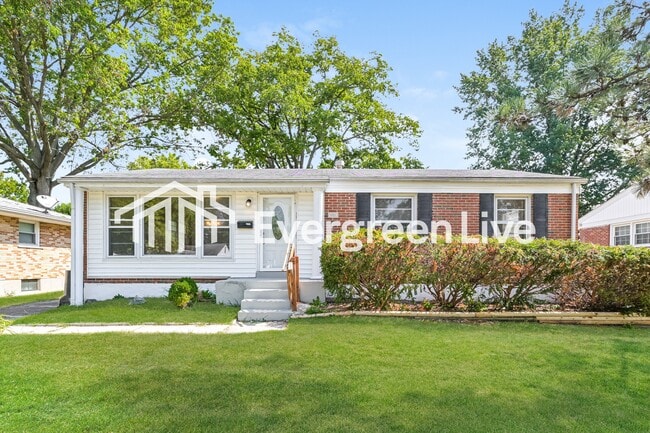 Building Photo - 380 S St Jacques St