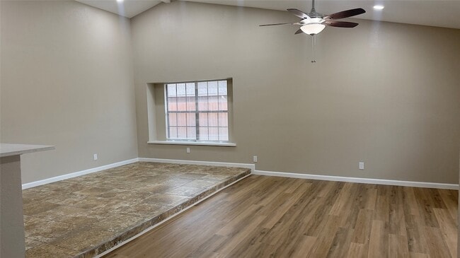 Photo - 1413 Colmar Dr