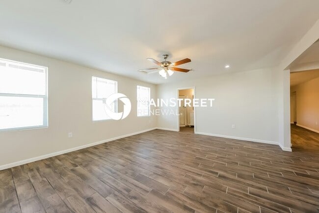 Photo - 5 Bedroom Pet-Friendly Home in Glendale, AZ with Main Street Renewal