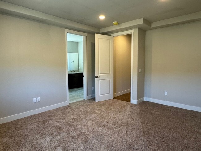 Photo - SINGLE STORY | 4 -bedrooms |3 baths | 1877...