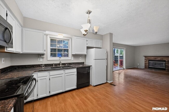 Photo - 8204 Coneflower Way