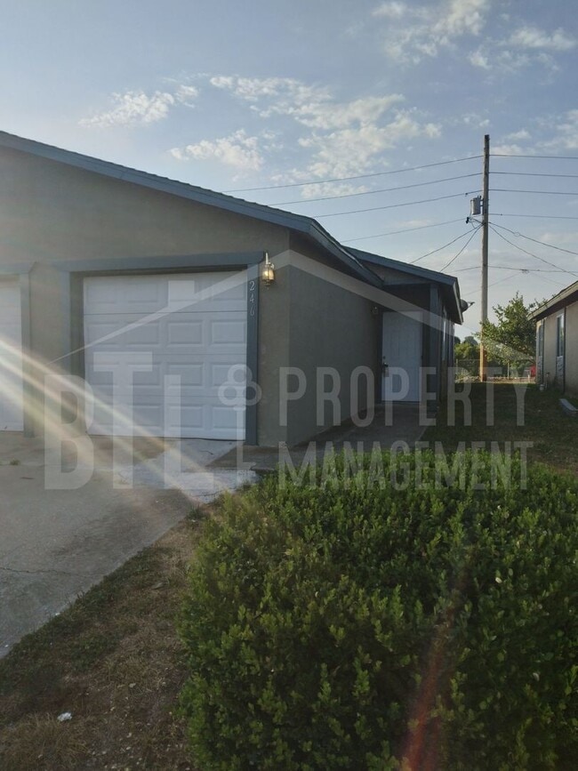 Building Photo - Three Bedroom Duplex Unit 246
