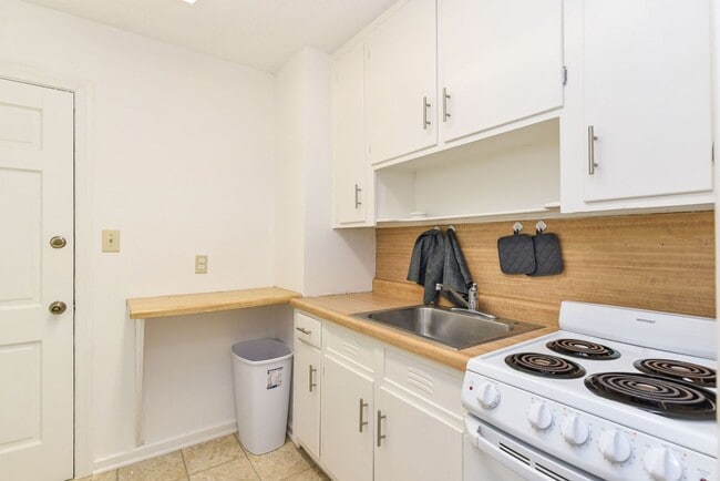 Photo - Condo / Burlington