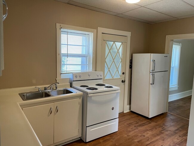Building Photo - 622 Union St Unit 3 Rental